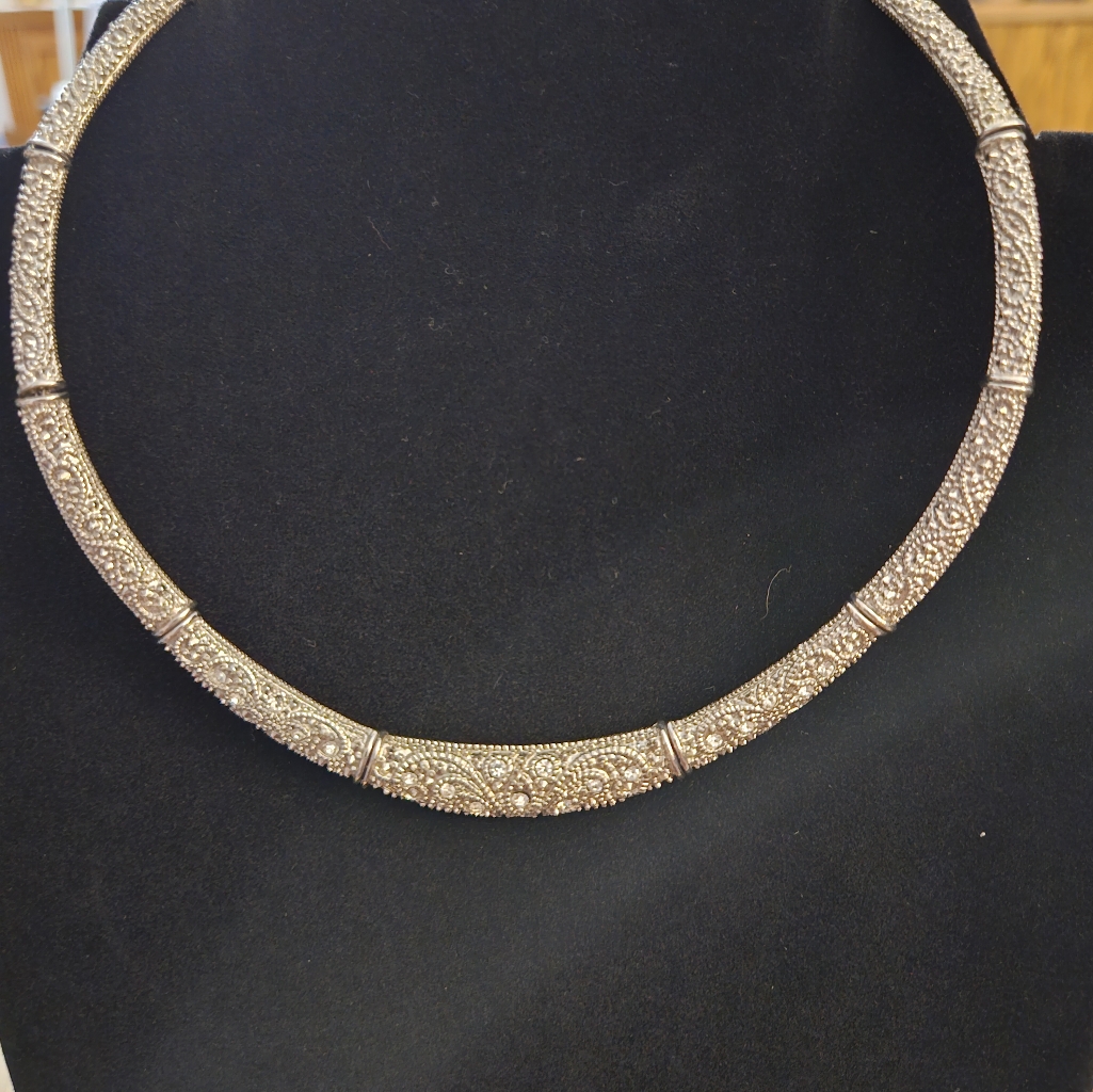 Premier Choker Necklace 12$